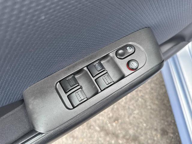 Photo of 2008 Blue Honda Fit