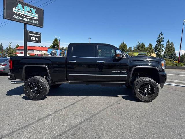 Photo of 2016 Onyx Black GMC Sierra 2500