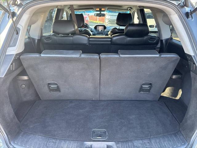 Photo of 2008 Sterling Gray Metallic Acura MDX
