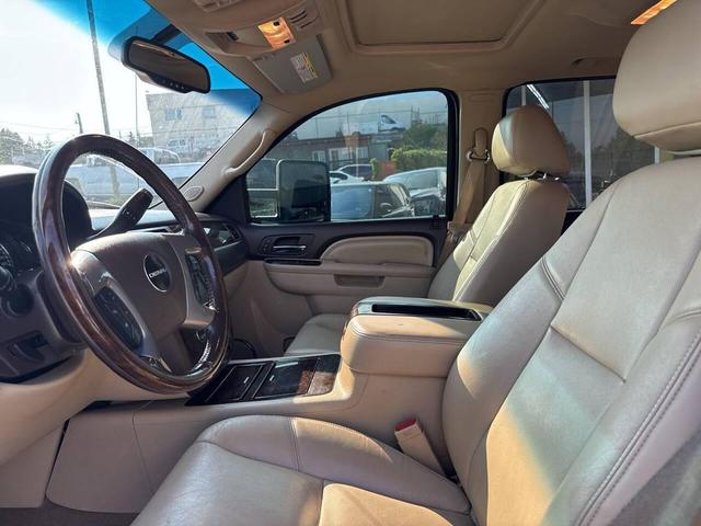 Photo of 2013 Onyx Black GMC Sierra 2500
