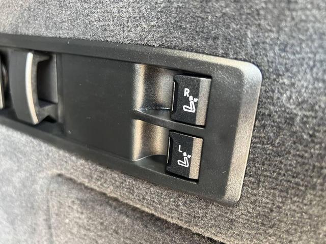 Photo of 2022 Black Sapphire Metallic BMW iX