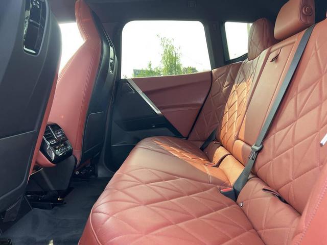 Photo of 2022 Black Sapphire Metallic BMW iX