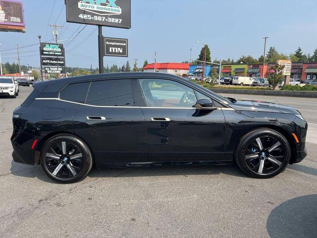 Photo of 2022 Black Sapphire Metallic BMW iX