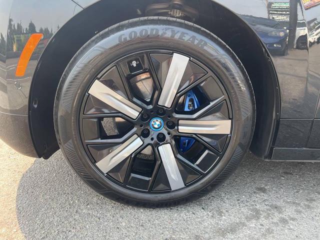 Photo of 2022 Black Sapphire Metallic BMW iX