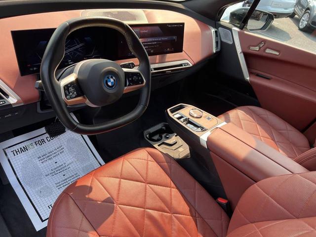 Photo of 2022 Black Sapphire Metallic BMW iX