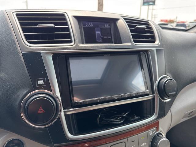Photo of 2013 Magnetic Gray Metallic Toyota Highlander