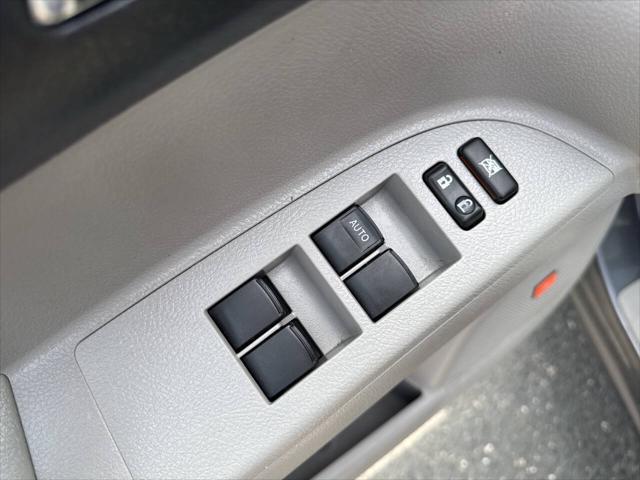 Photo of 2013 Magnetic Gray Metallic Toyota Highlander