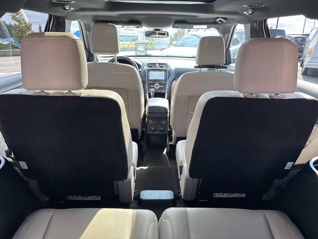 Photo of 2018 White Platinum Metallic Tri-Coat Ford Explorer