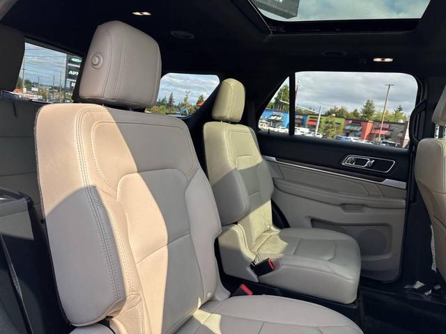 Photo of 2018 White Platinum Metallic Tri-Coat Ford Explorer