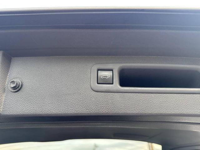 Photo of 2022 Celestial Silver Metallic Toyota Highlander