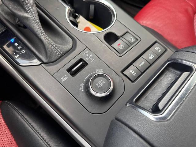 Photo of 2022 Celestial Silver Metallic Toyota Highlander