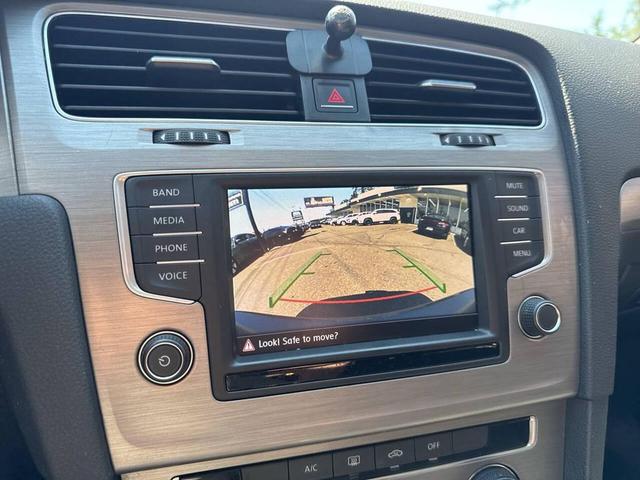 Photo of 2016 Platinum Gray Metallic Volkswagen Golf