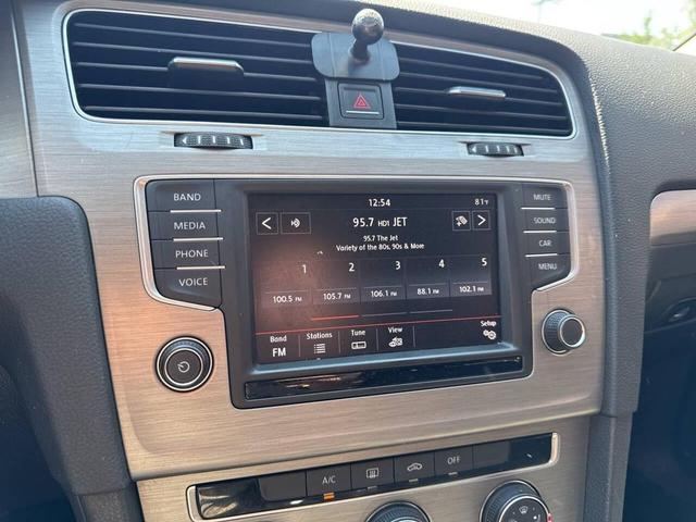 Photo of 2016 Platinum Gray Metallic Volkswagen Golf