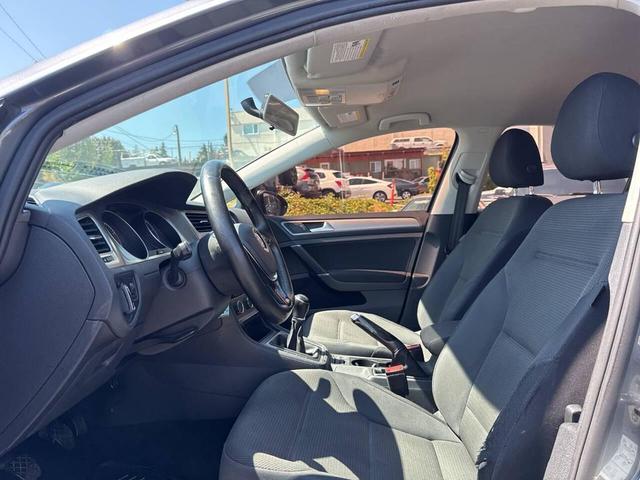Photo of 2016 Platinum Gray Metallic Volkswagen Golf