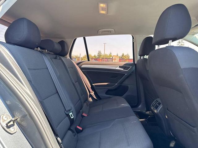 Photo of 2016 Platinum Gray Metallic Volkswagen Golf