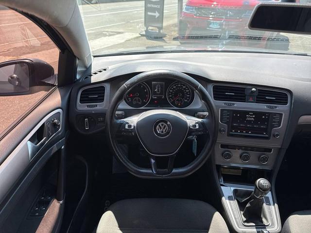 Photo of 2016 Platinum Gray Metallic Volkswagen Golf