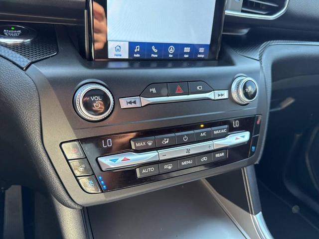 Photo of 2020 Star White Metallic Tri-Coat Ford Explorer