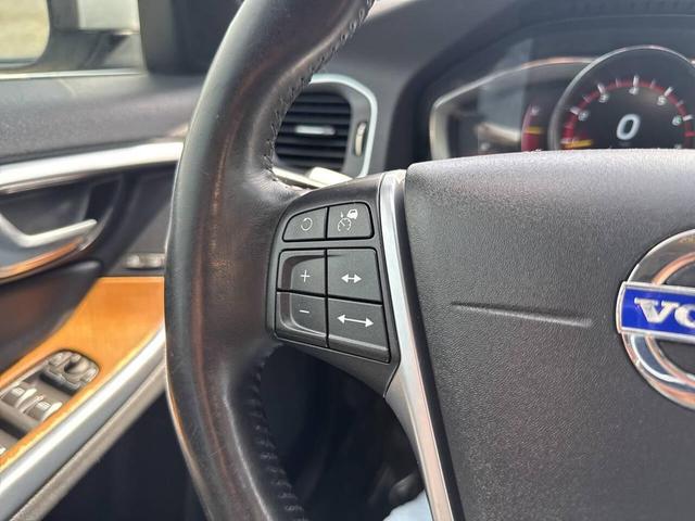 Photo of 2016 Bright Silver Metallic Volvo S60 Inscription