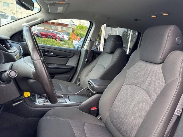 Photo of 2017 Mosaic Black Metallic Chevrolet Traverse