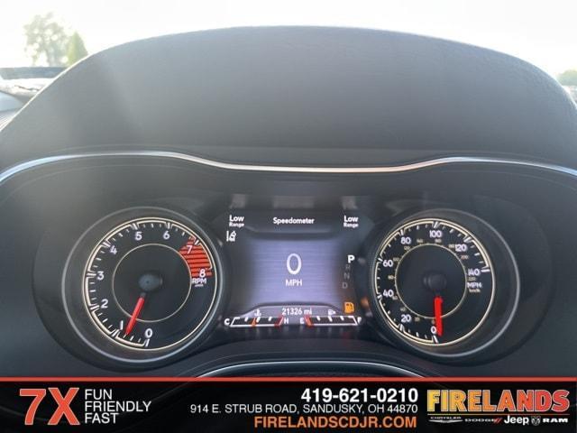 Photo of 2022 Bright White Jeep Cherokee