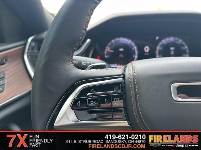 Photo of 2024 Bright White Jeep Grand Cherokee L