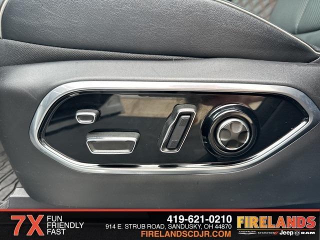 Photo of 2024 Bright White Jeep Grand Cherokee L