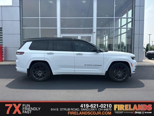 Photo of 2024 Bright White Jeep Grand Cherokee L