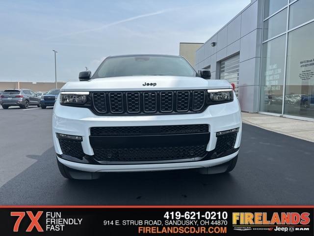 Photo of 2024 Bright White Jeep Grand Cherokee L