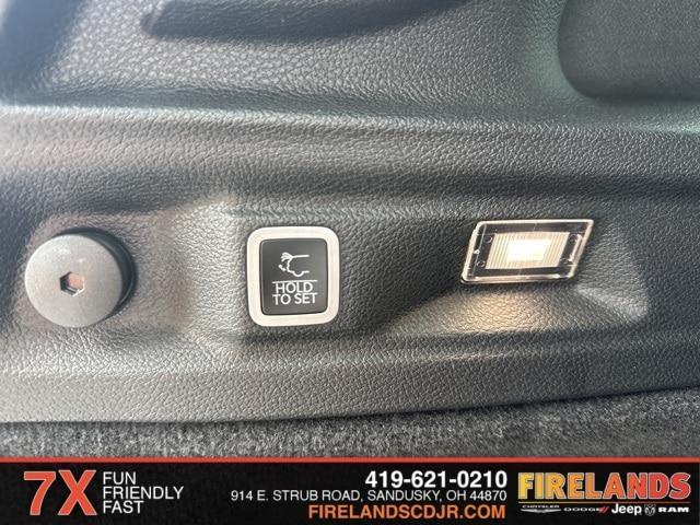 Photo of 2024 Bright White Jeep Grand Cherokee L