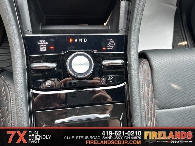 Photo of 2024 Bright White Jeep Grand Cherokee L
