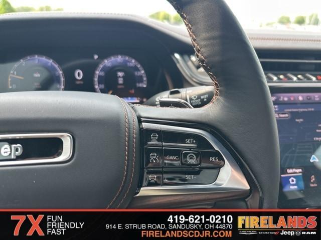 Photo of 2024 Bright White Jeep Grand Cherokee L