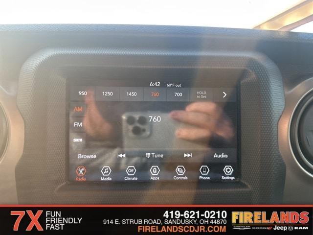 Photo of 2021 Bright White Jeep Gladiator