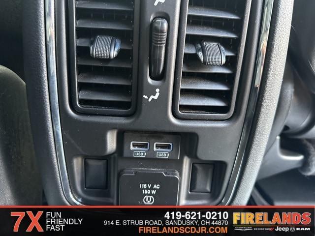 Photo of 2022 Diamond Black Jeep Grand Cherokee WK