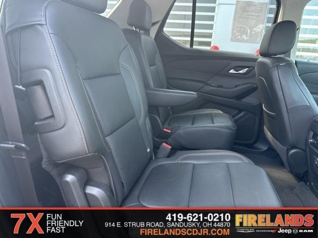 Photo of 2021 Summit White Chevrolet Traverse