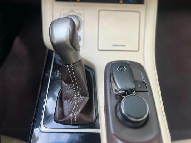 Photo of 2016 Black Lexus ES 350
