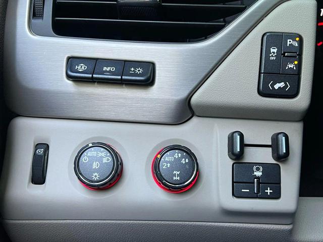 Photo of 2016 White GMC Yukon XL