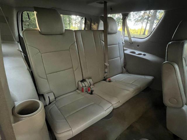 Photo of 2016 White GMC Yukon XL