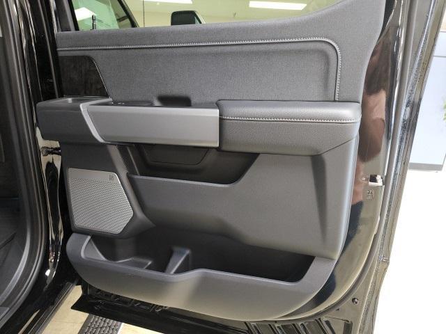 Photo of 2024 Agate Black Metallic Ford F-250