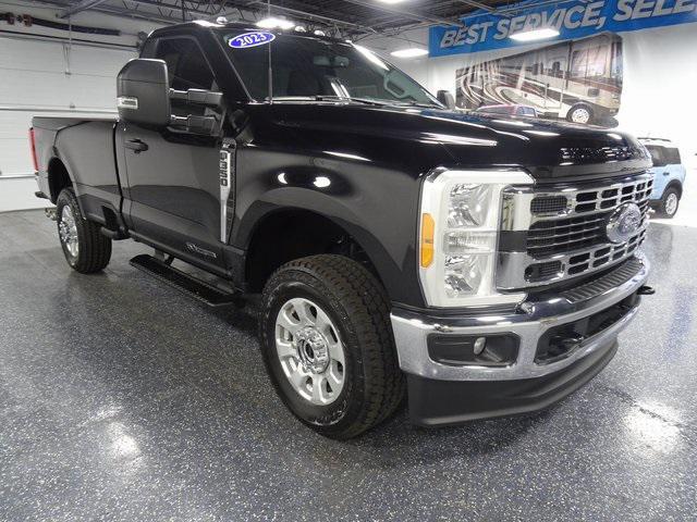 Photo of 2023 Agate Black Metallic Ford F-350