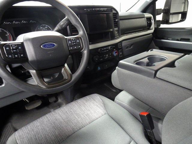Photo of 2023 Agate Black Metallic Ford F-350