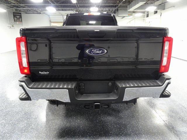 Photo of 2023 Agate Black Metallic Ford F-350