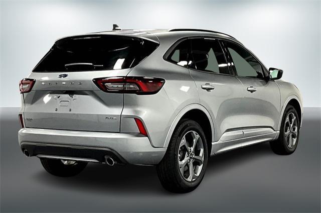 Photo of 2024 Iconic Silver Metallic Ford Escape