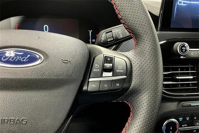 Photo of 2024 Iconic Silver Metallic Ford Escape