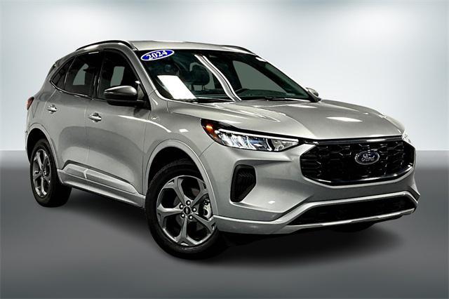 Photo of 2024 Iconic Silver Metallic Ford Escape