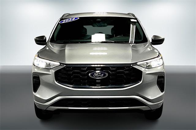Photo of 2024 Iconic Silver Metallic Ford Escape