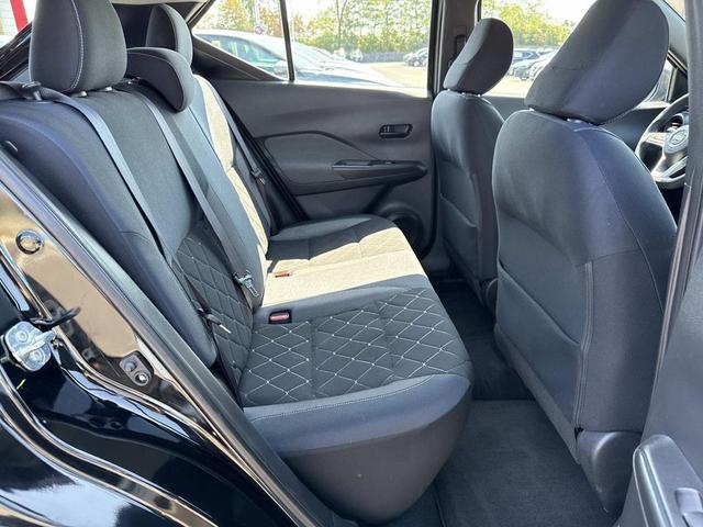Photo of 2018 Super Black Nissan Kicks
