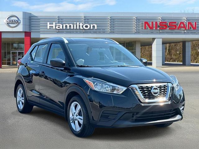 Photo of 2018 Super Black Nissan Kicks