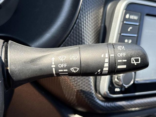 Photo of 2018 Super Black Nissan Kicks