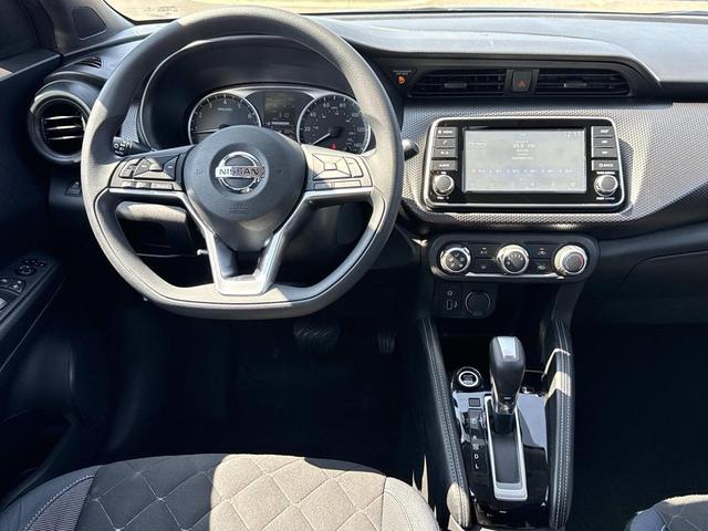 Photo of 2018 Super Black Nissan Kicks