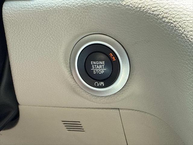 Photo of 2023 Bright White Clearcoat Chrysler Pacifica Hybrid